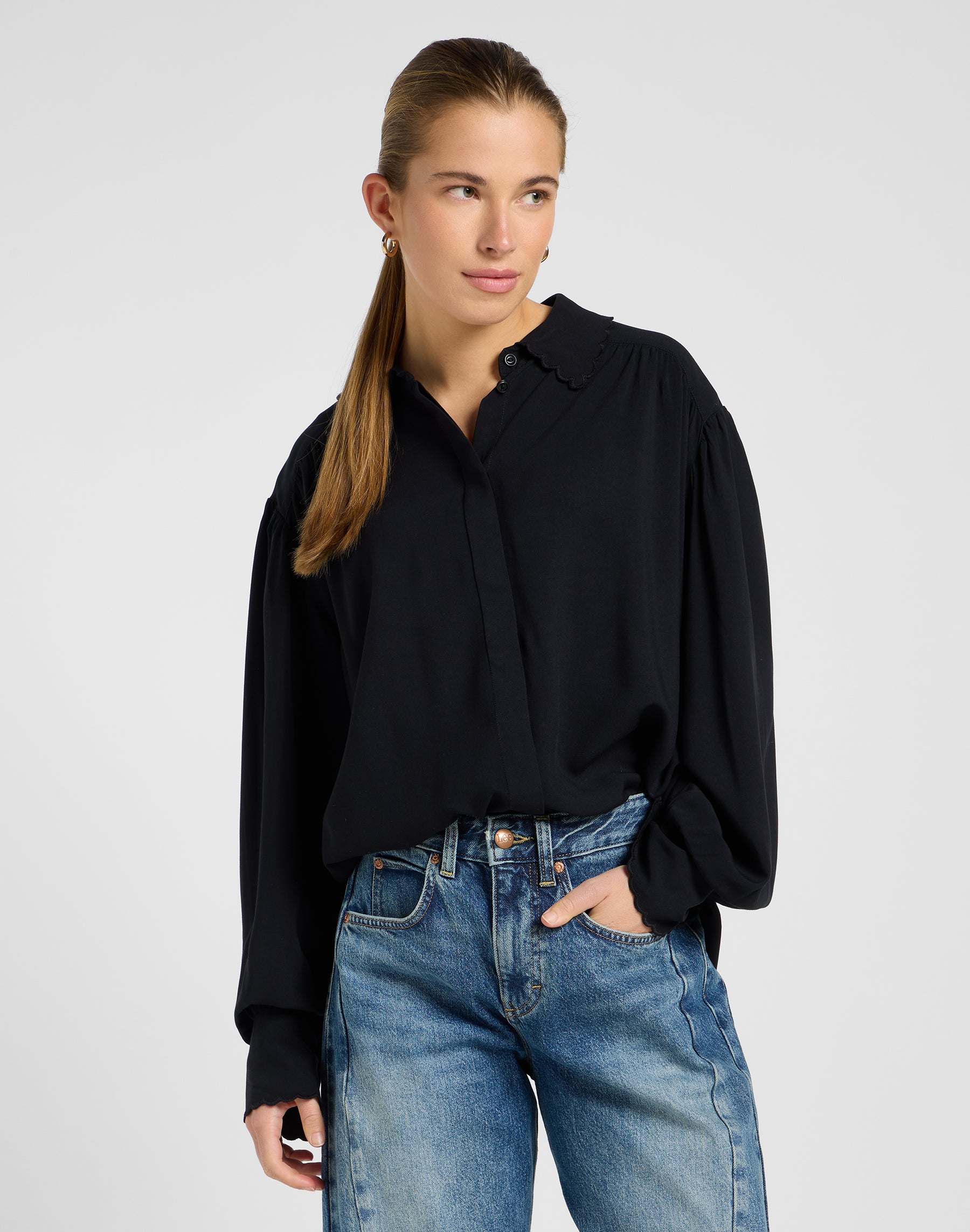 Statement Collar Shirt in Unionall Black Hemden Lee