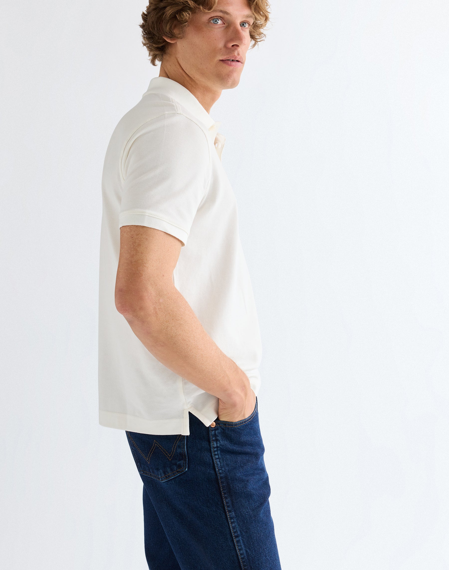 Polo Shirt in Worn White T-Shirts Wrangler
