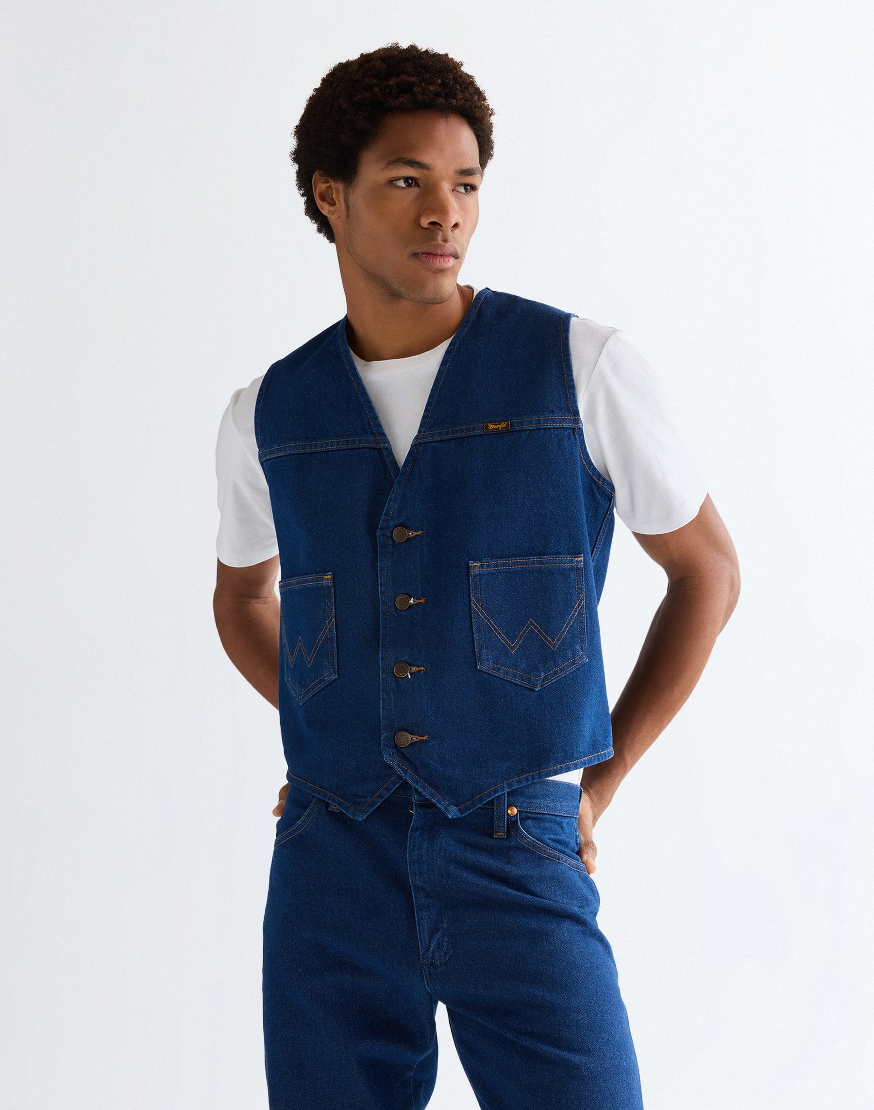 Cowboy Cut Vest in Prewashed Indigo Jacken Wrangler