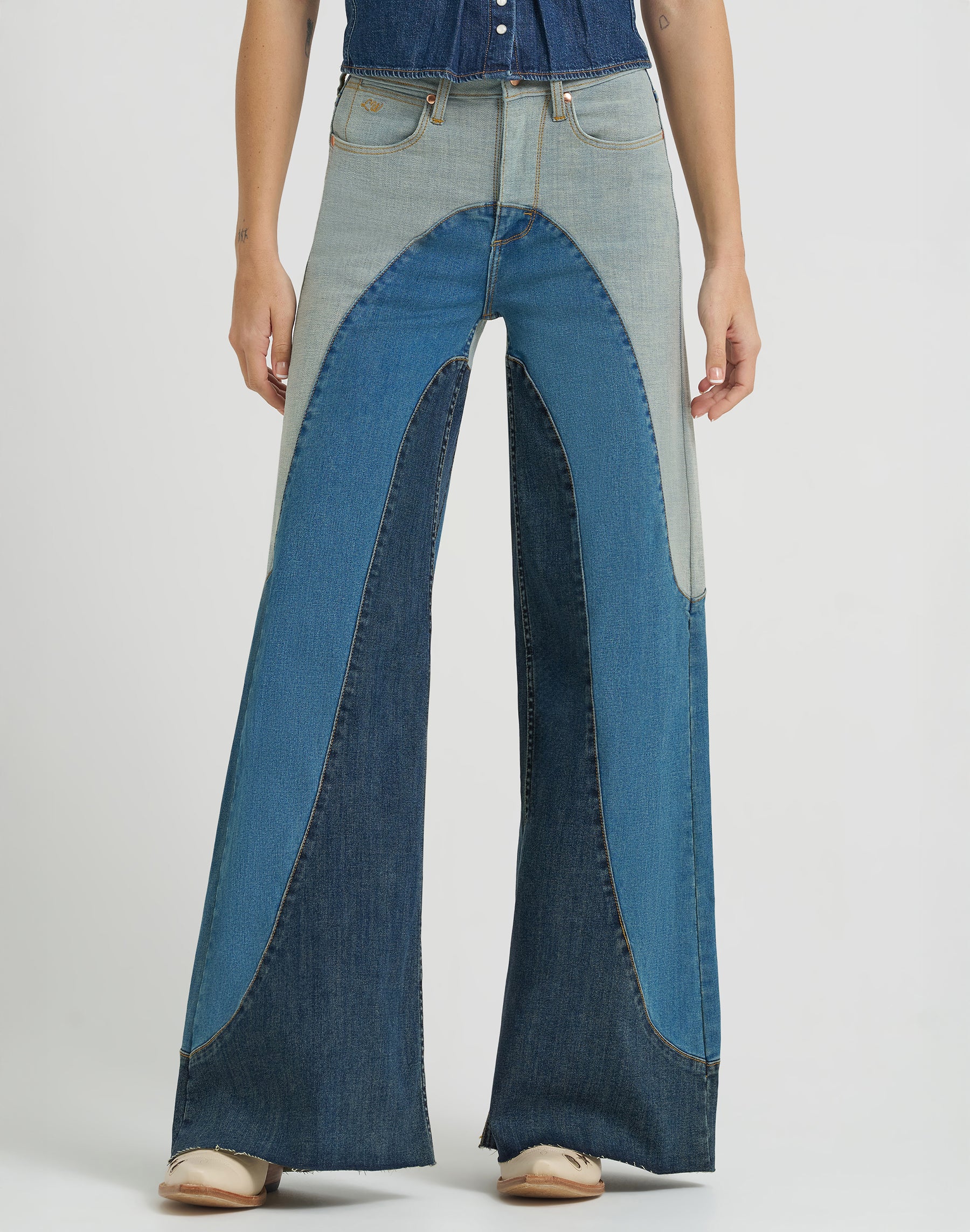 Groovy Wide Leg Jean in Denim Jeans Wrangler