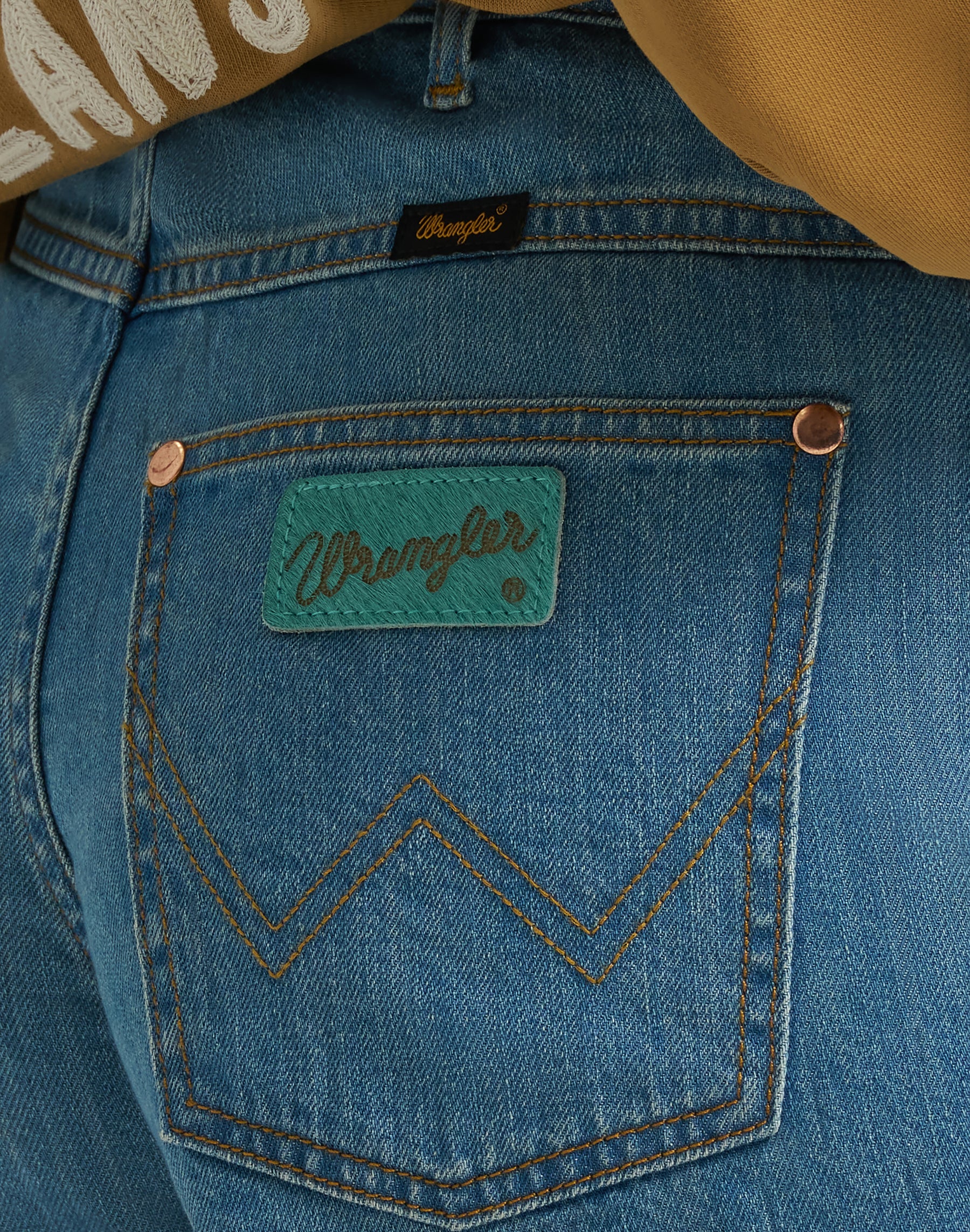 Embroidered Cowboy Short 3 Inch in Denim Jeansshorts Wrangler