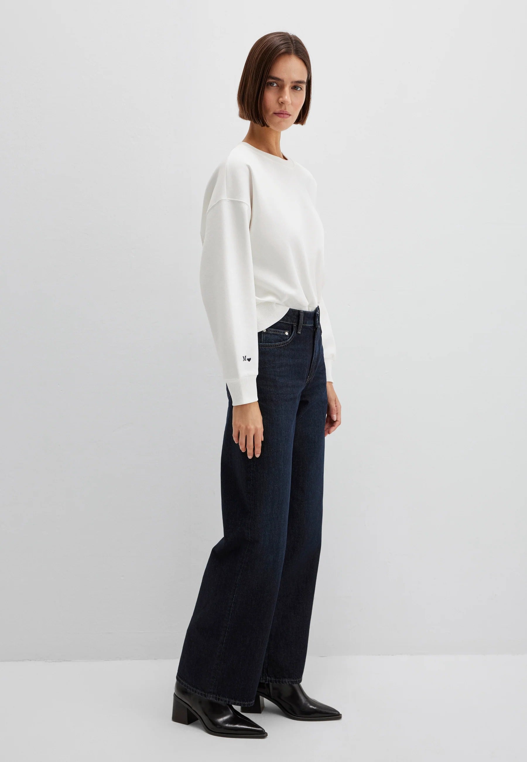 Crew Neck Sweatshirt in Antique White