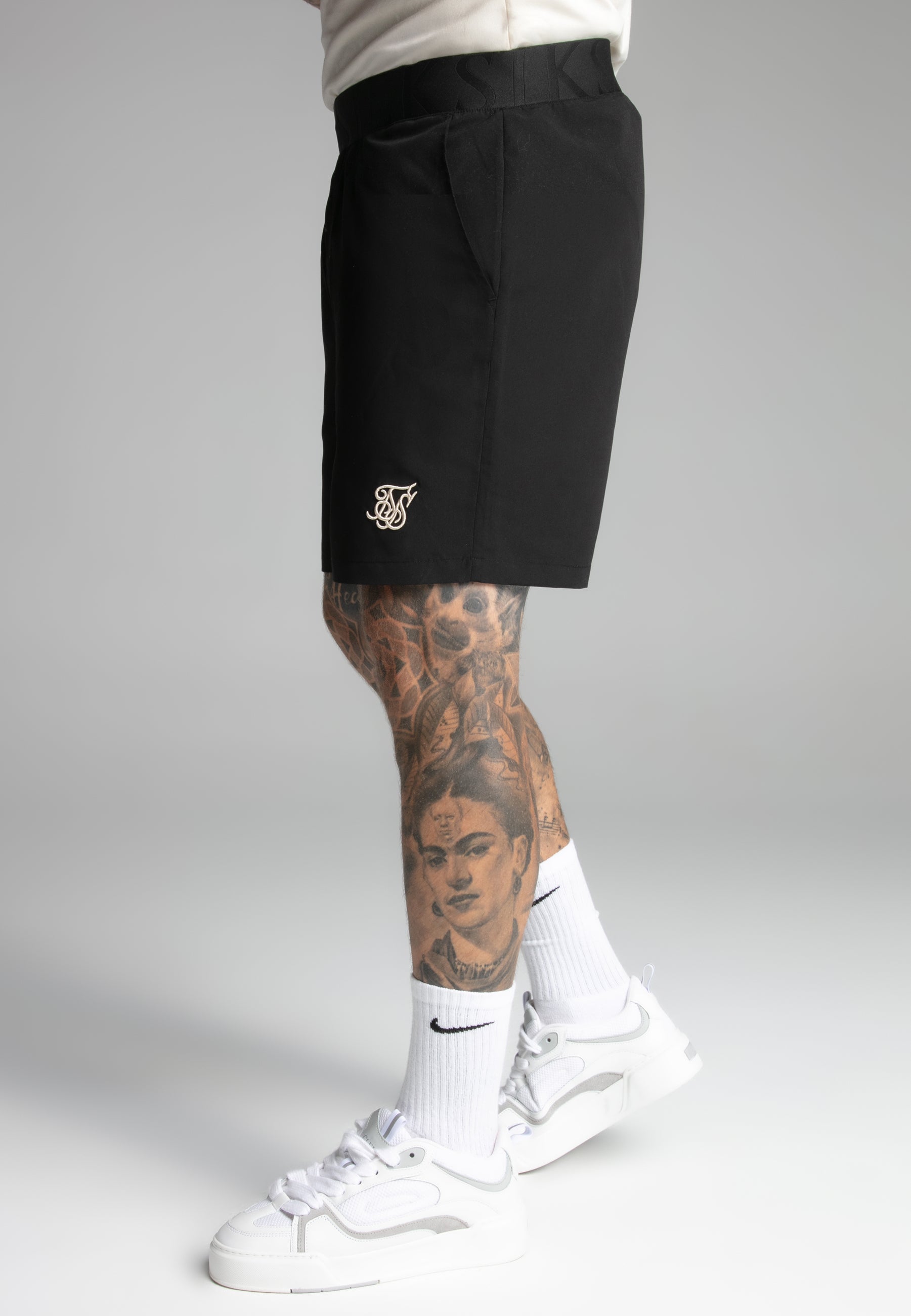 Swim Shorts in Black Badehosen SikSilk