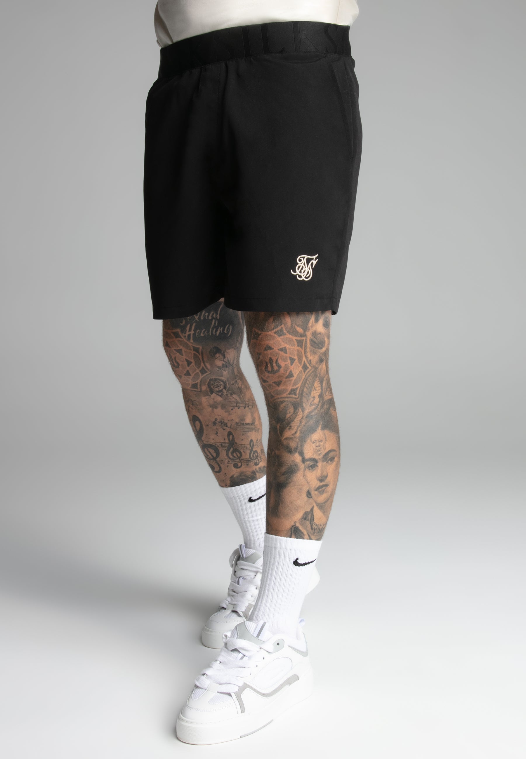 Swim Shorts in Black Badehosen SikSilk