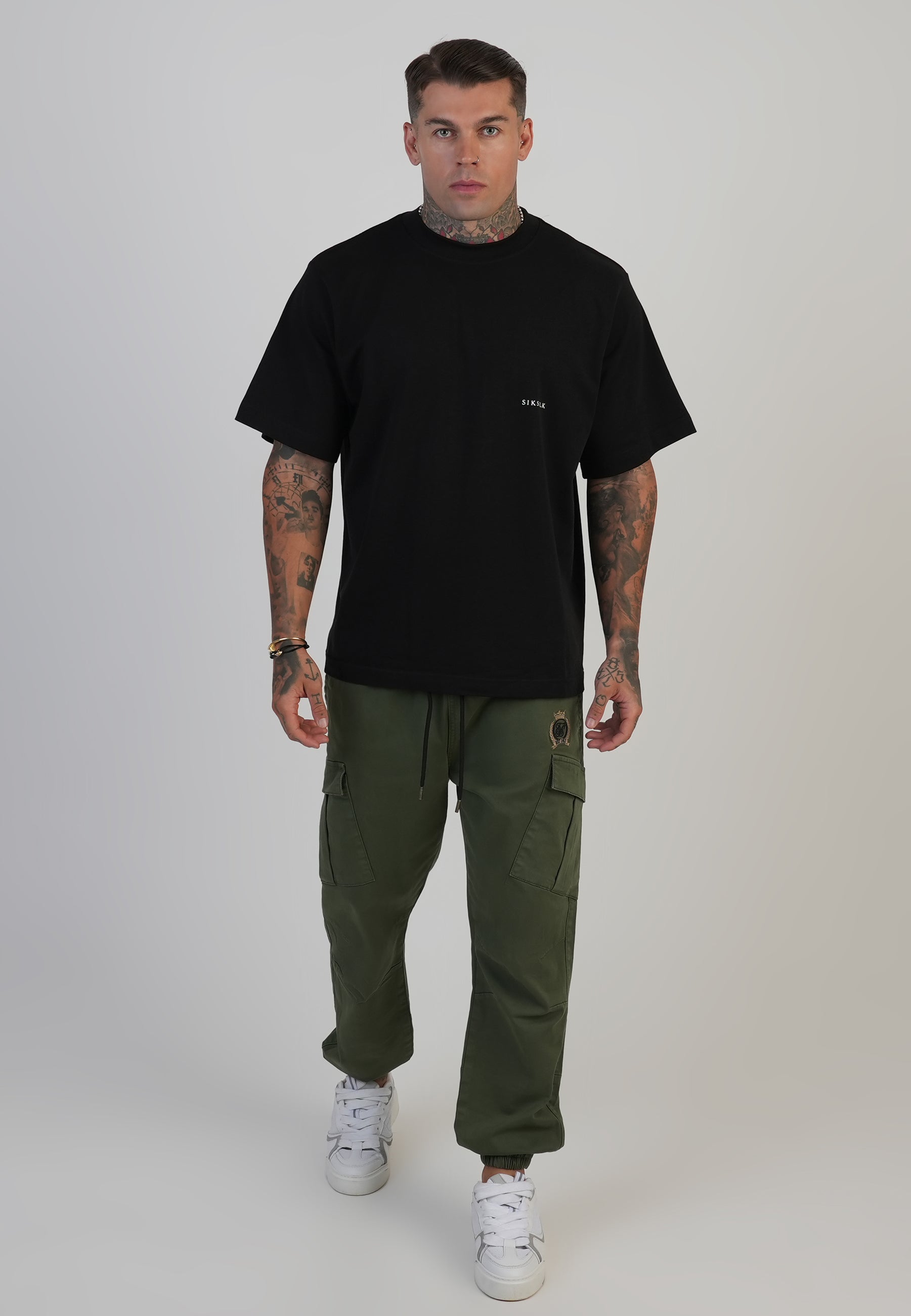 Slim Fit Cargos in Khaki Green Hosen SikSilk