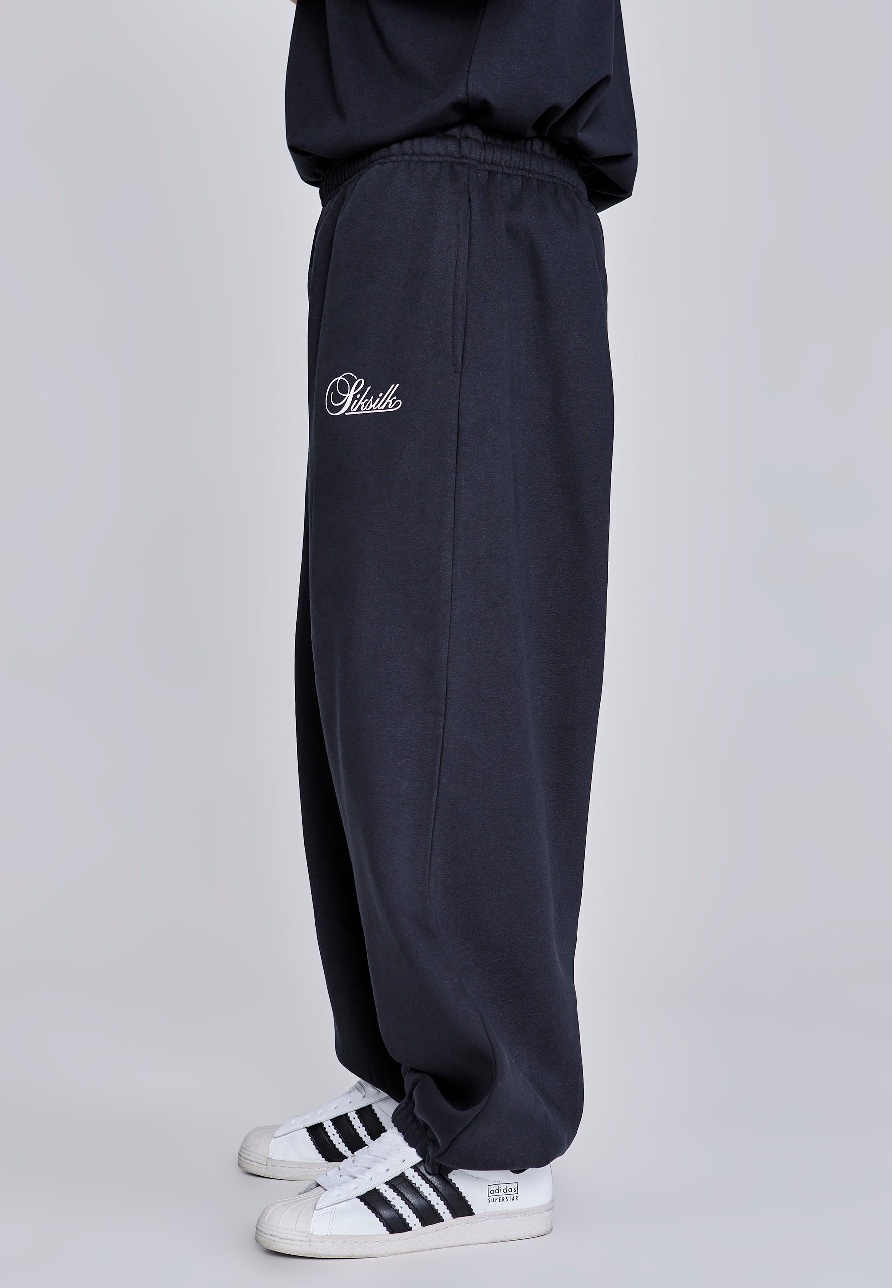 Essentials Joggers in Black Hosen SikSilk