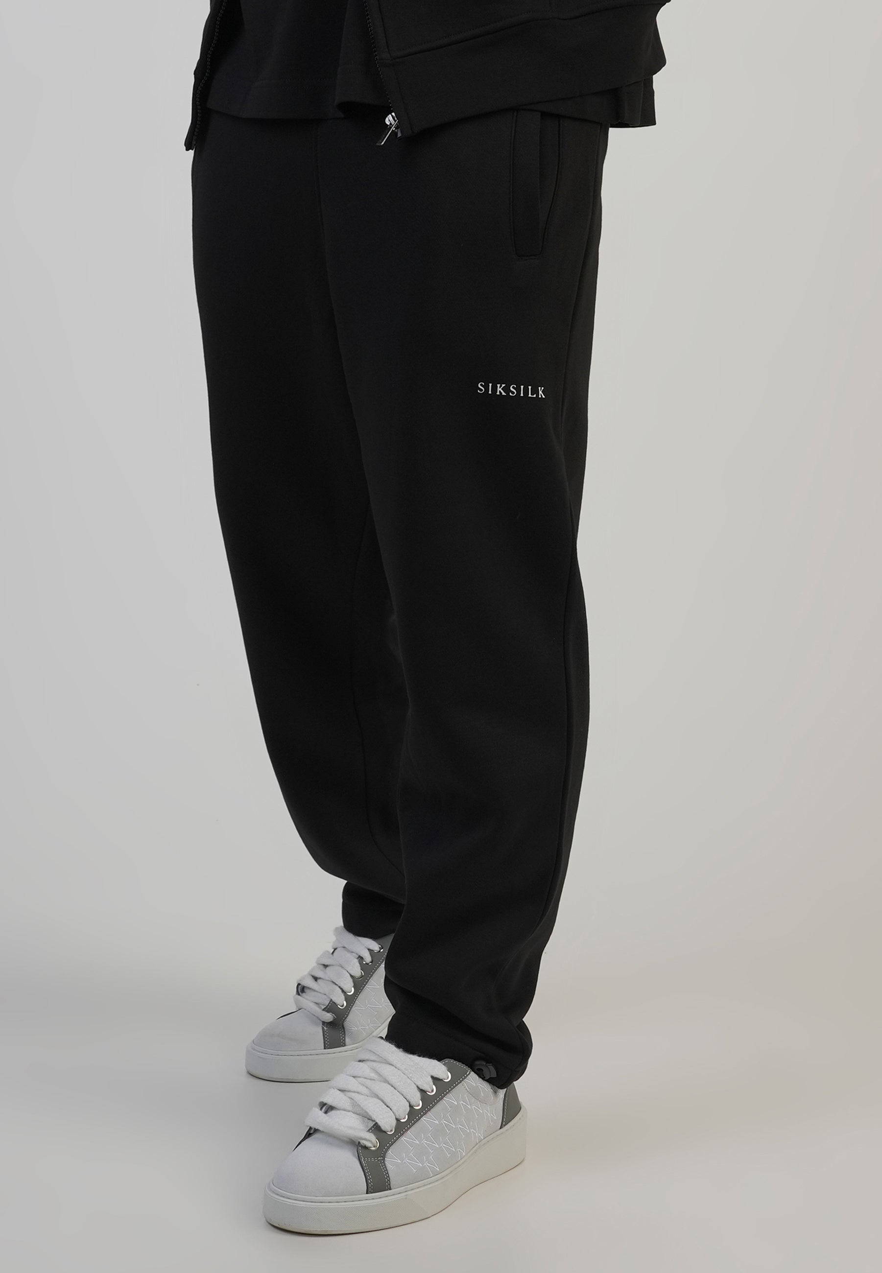 Track Pants in Black Hosen SikSilk