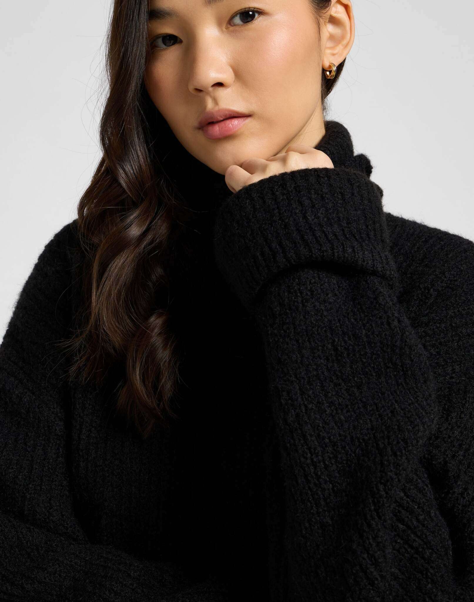 Wide Cuff Turtle Neck in Unionall Black Pullover Lee