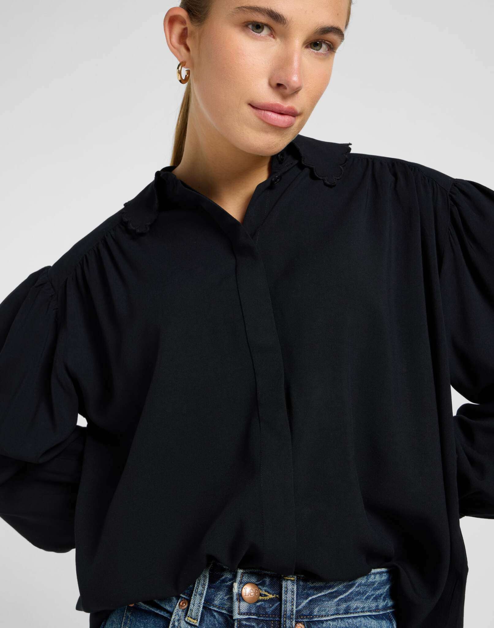 Statement Collar Shirt in Unionall Black Hemden Lee