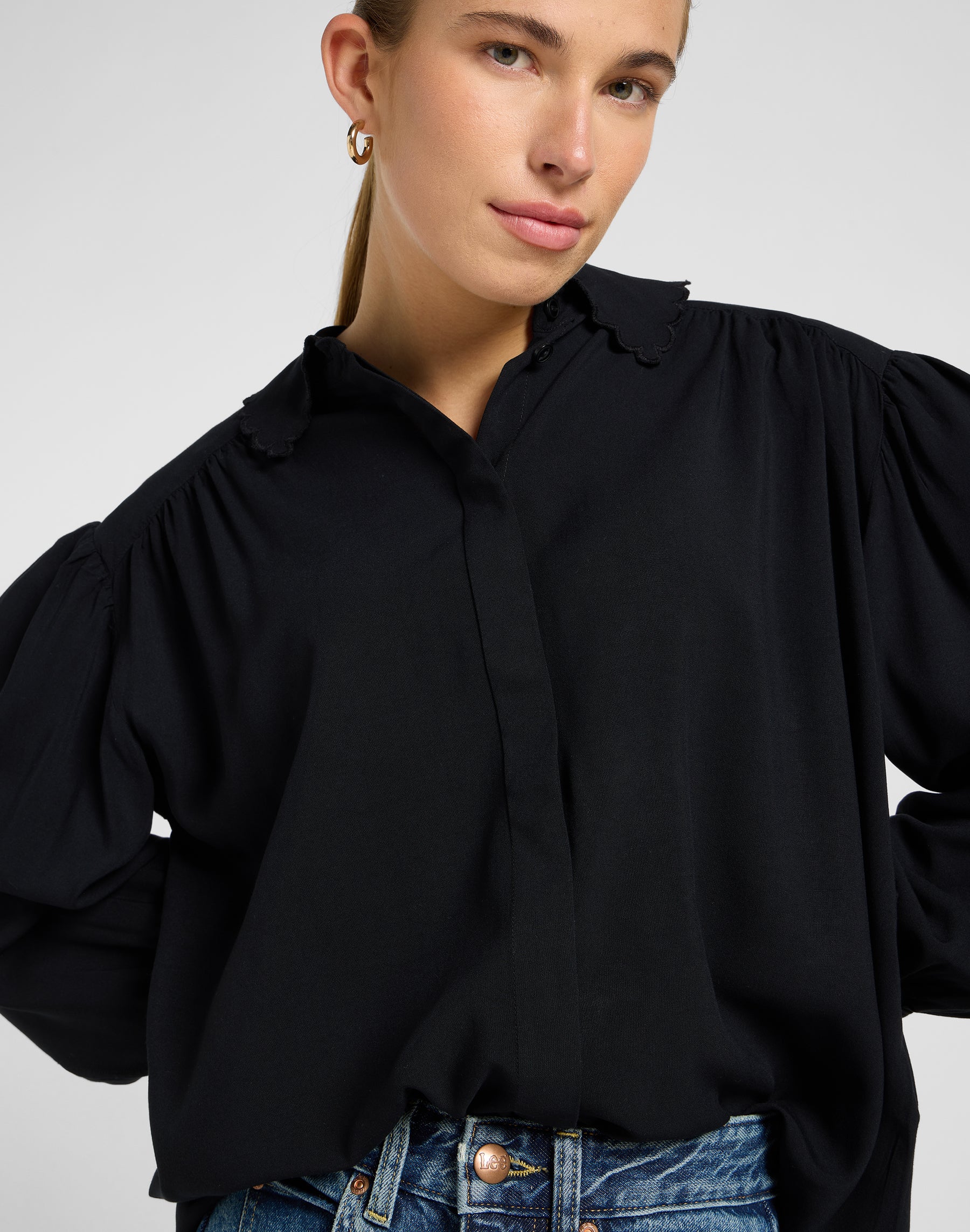 Statement Collar Shirt in Unionall Black Hemden Lee