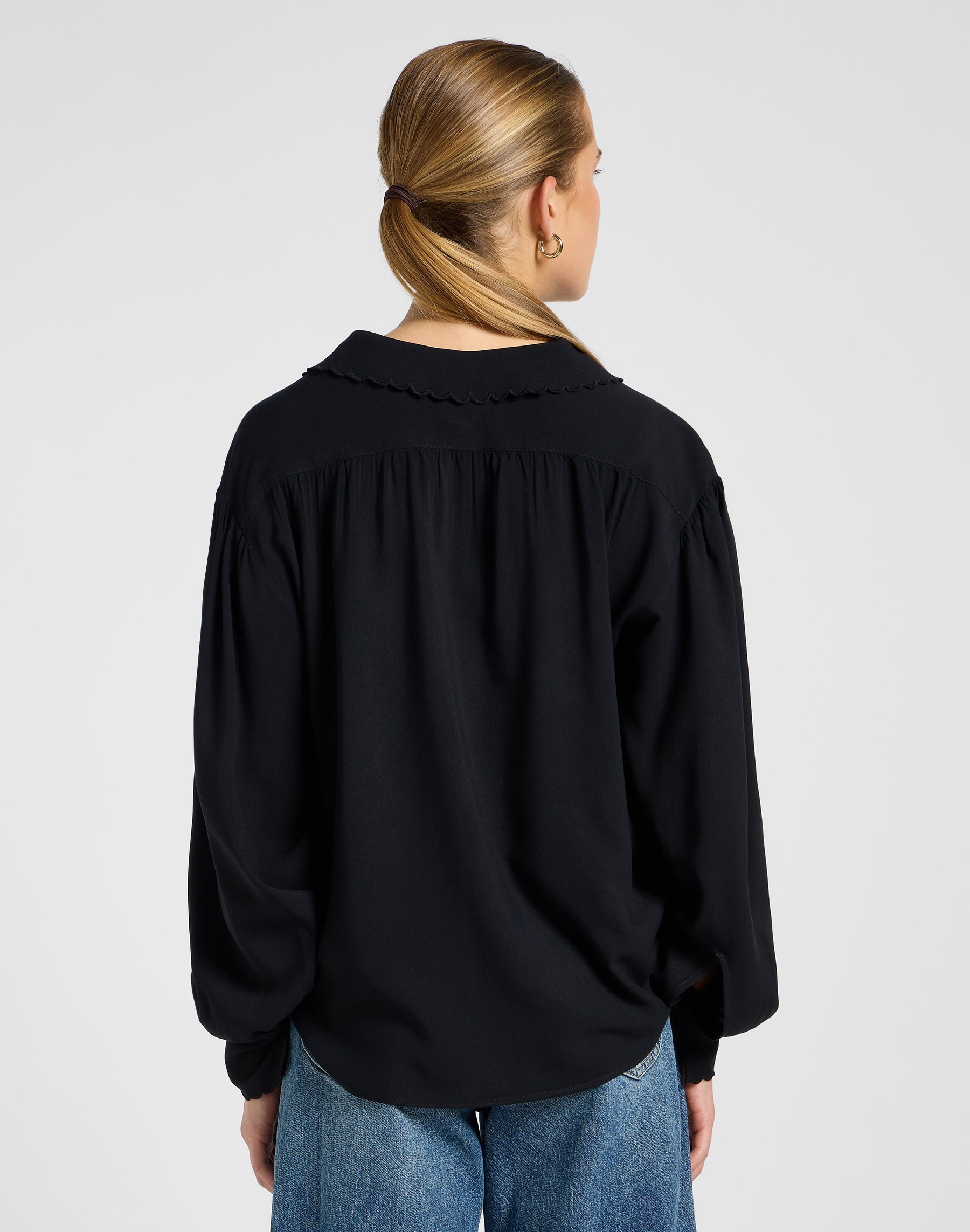 Statement Collar Shirt in Unionall Black Hemden Lee