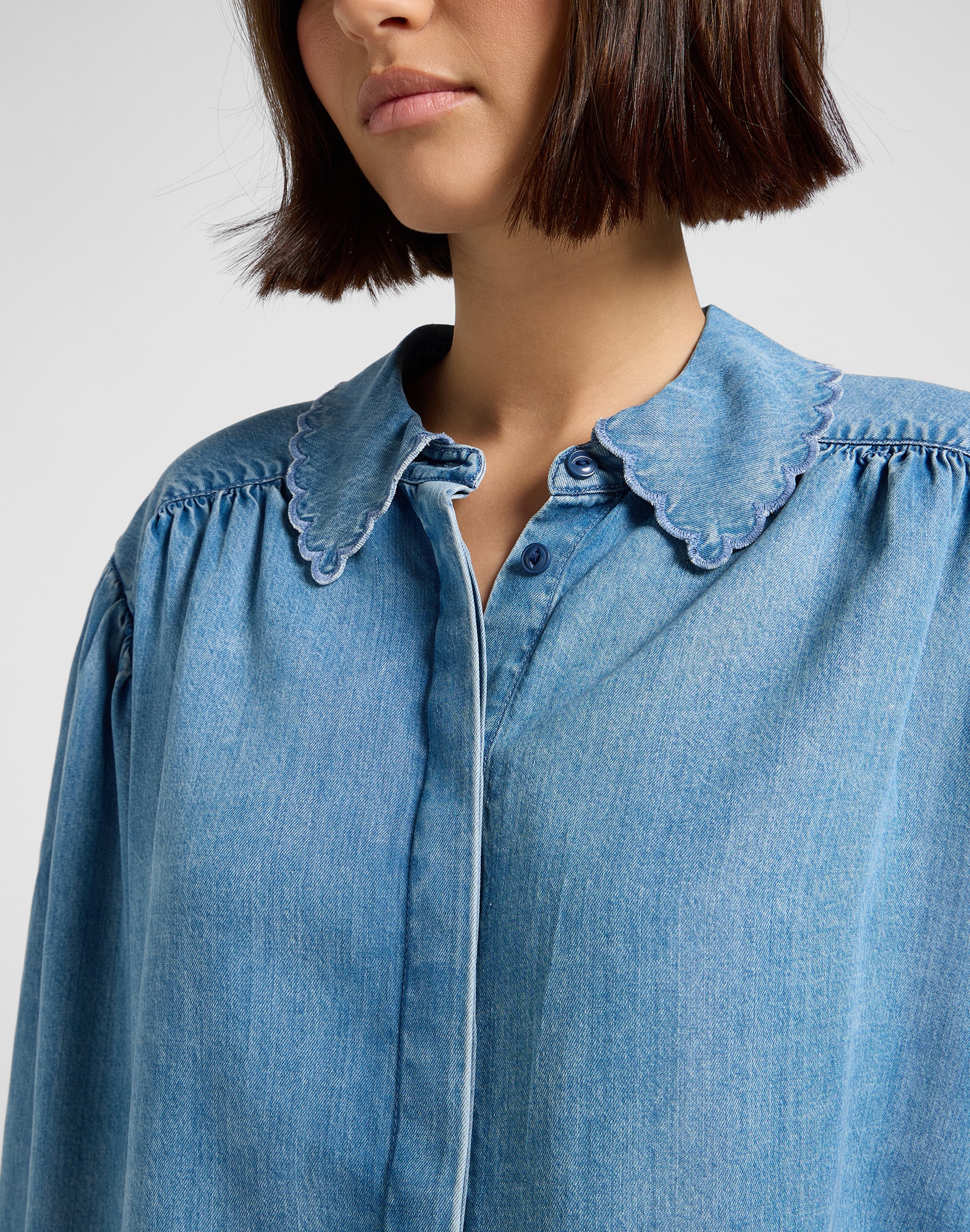 Statement Collar Shirt in Indigo Rum Hemden Lee