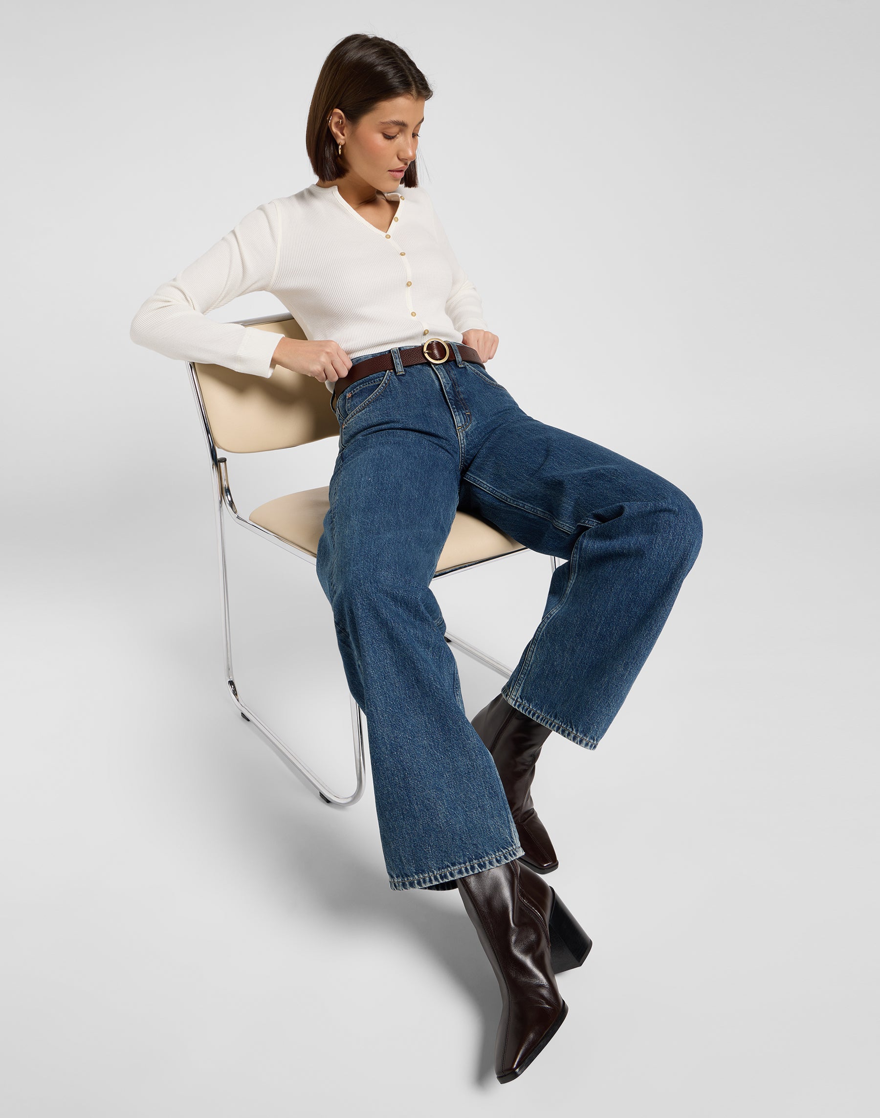 Round Buckle Belt in Dark Brown Gürtel Lee