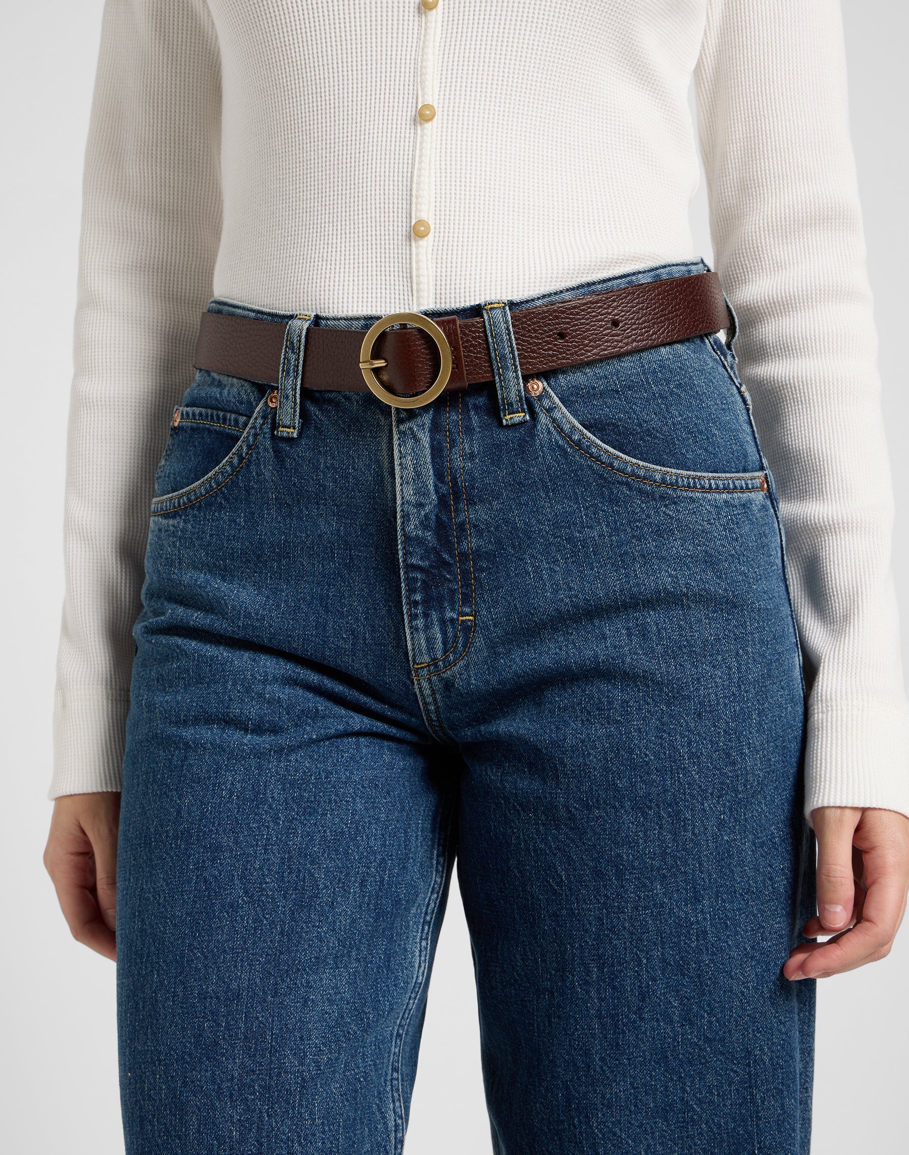 Round Buckle Belt in Dark Brown Gürtel Lee