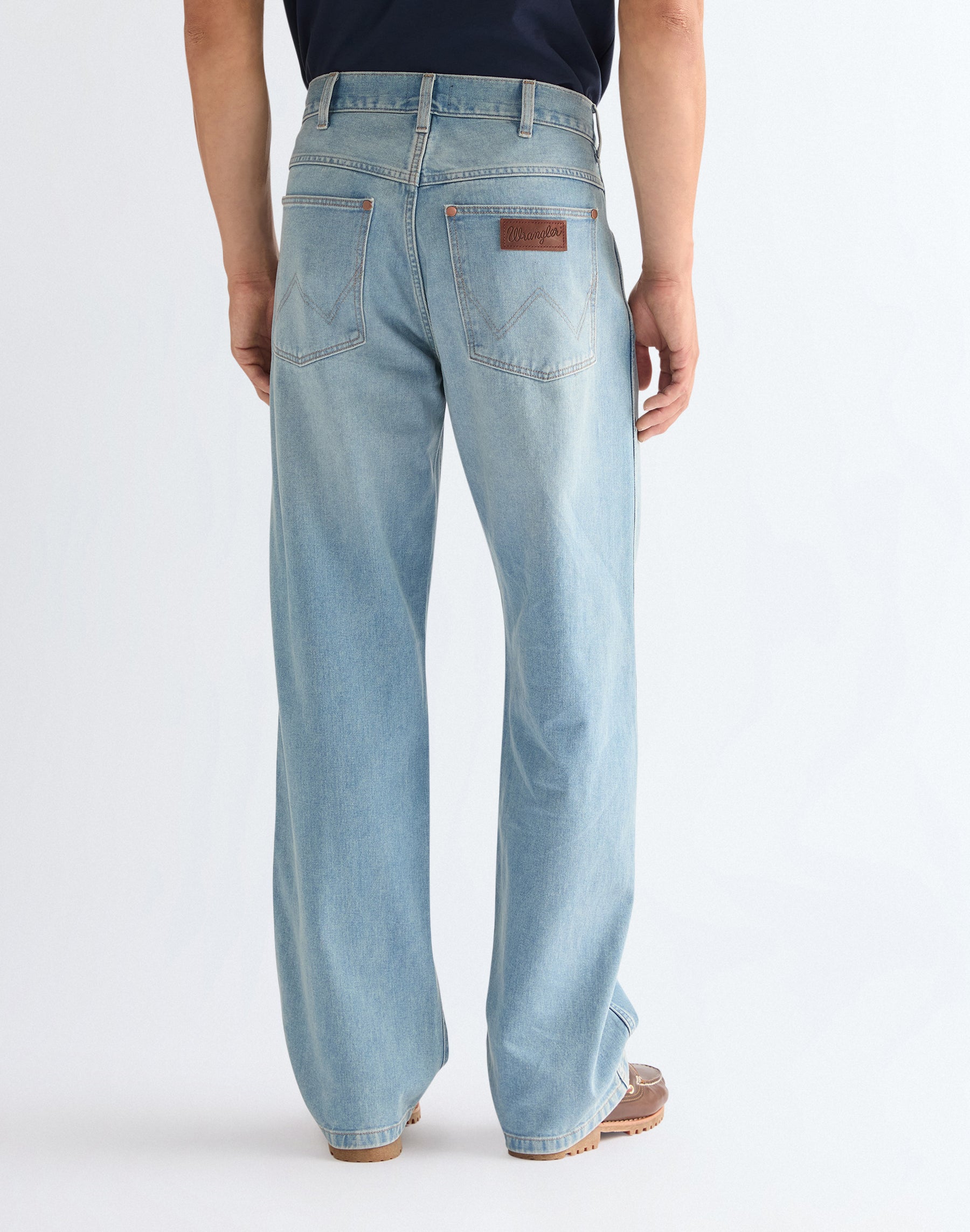 Loose Straight in Dove Wing Jeans Wrangler