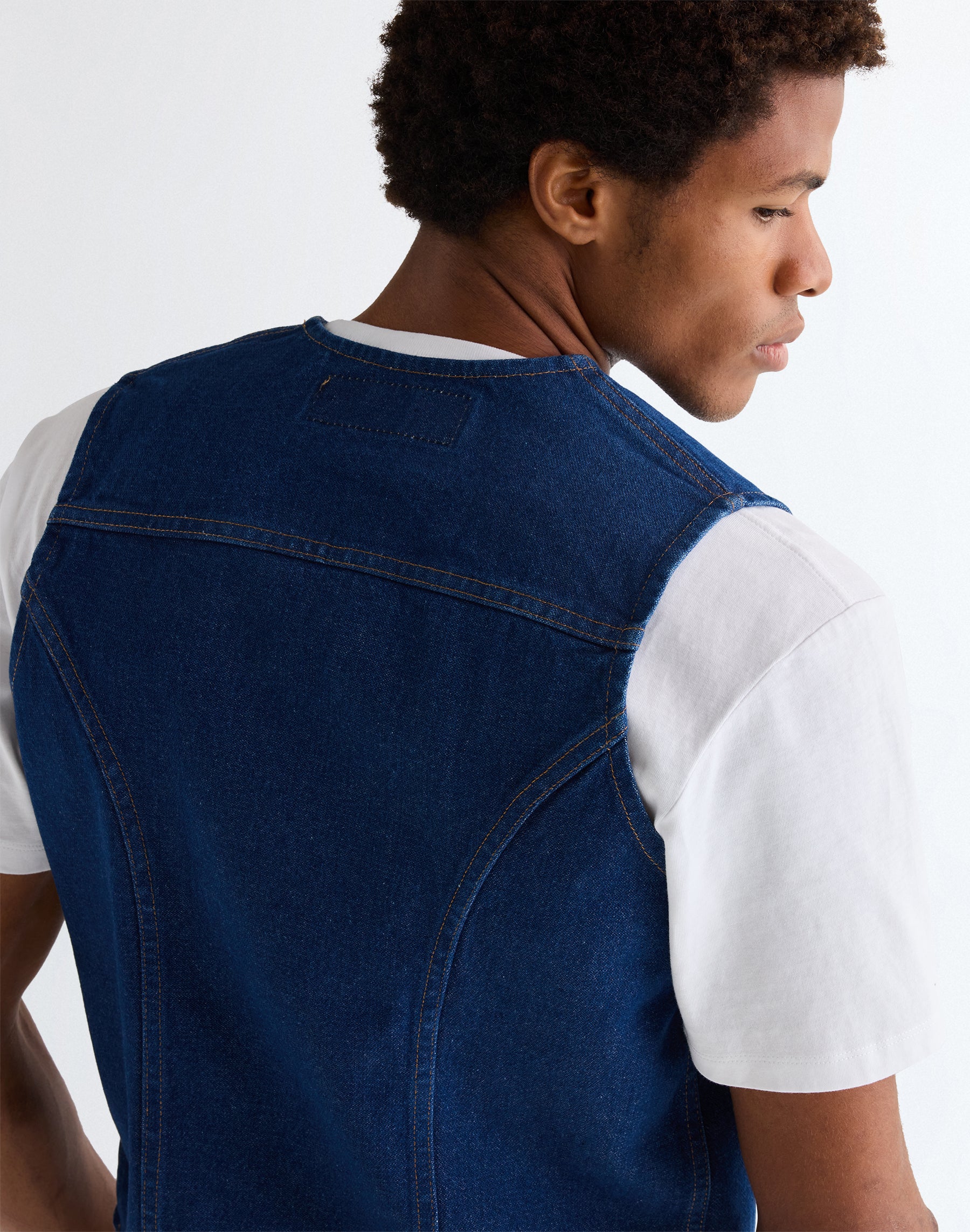 Cowboy Cut Vest in Prewashed Indigo Jacken Wrangler
