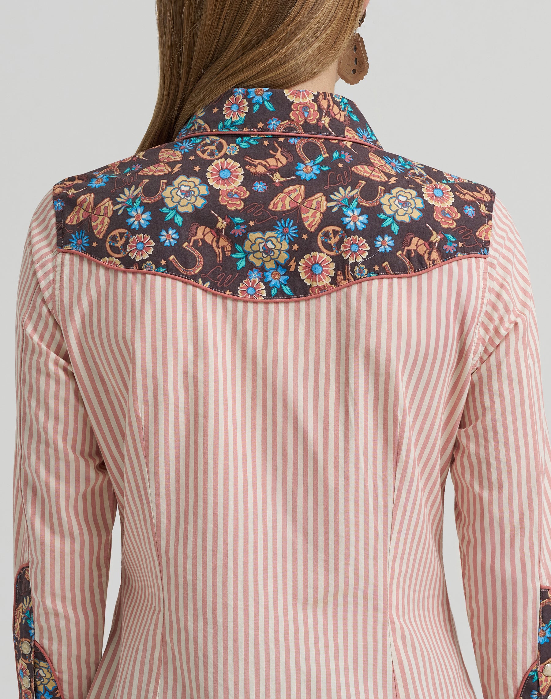 Prarie Print Shirt in Pink Hemden Wrangler