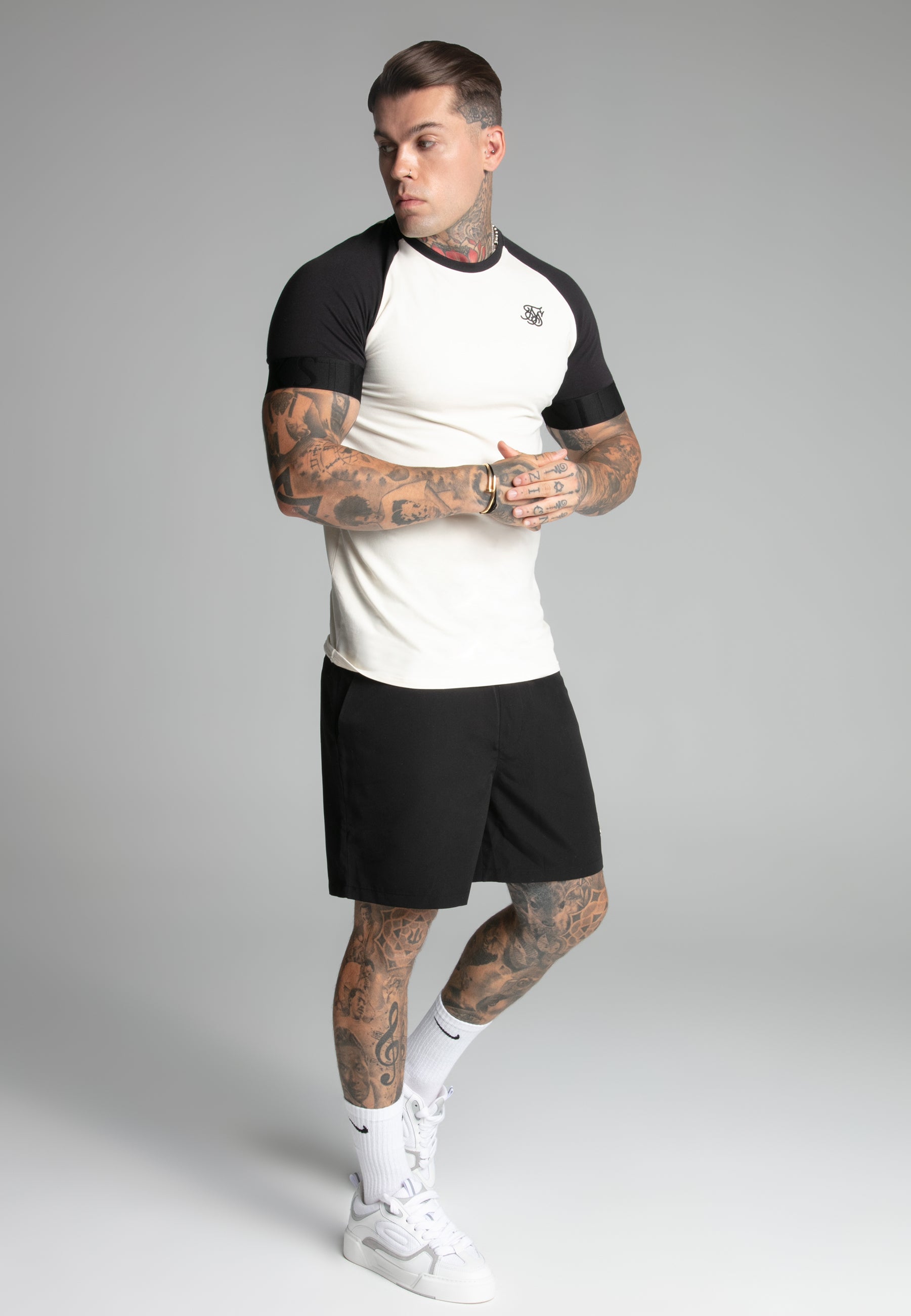 Swim Shorts in Black Badehosen SikSilk