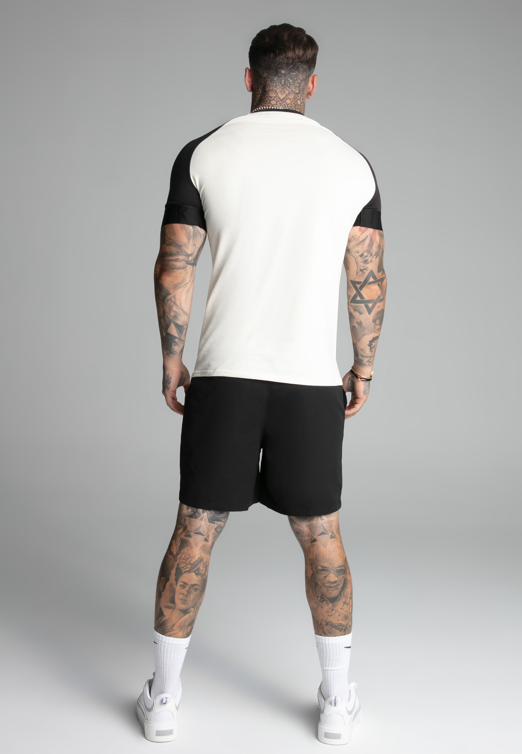 Swim Shorts in Black Badehosen SikSilk