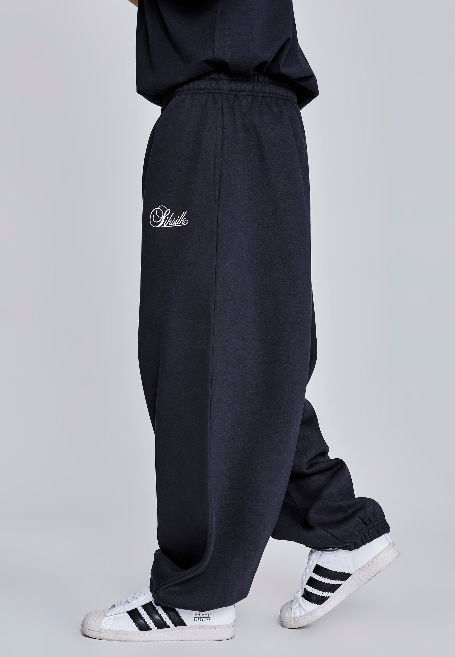 Essentials Joggers in Black Hosen SikSilk