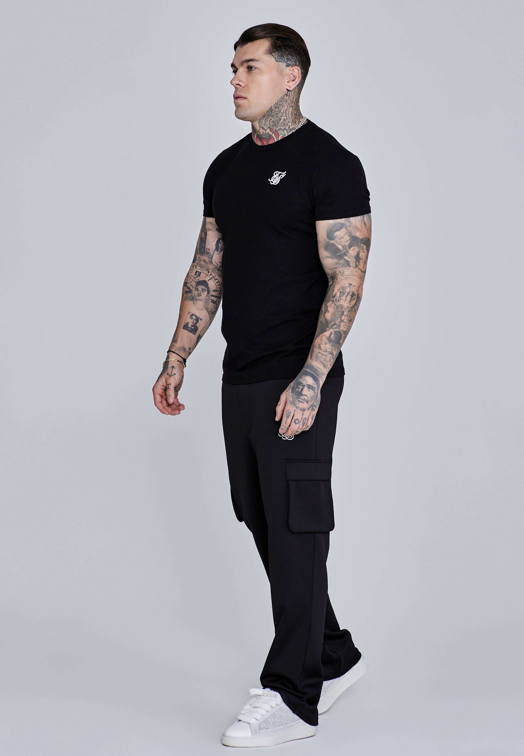 Essentials T-Shirt in Black T-Shirts SikSilk