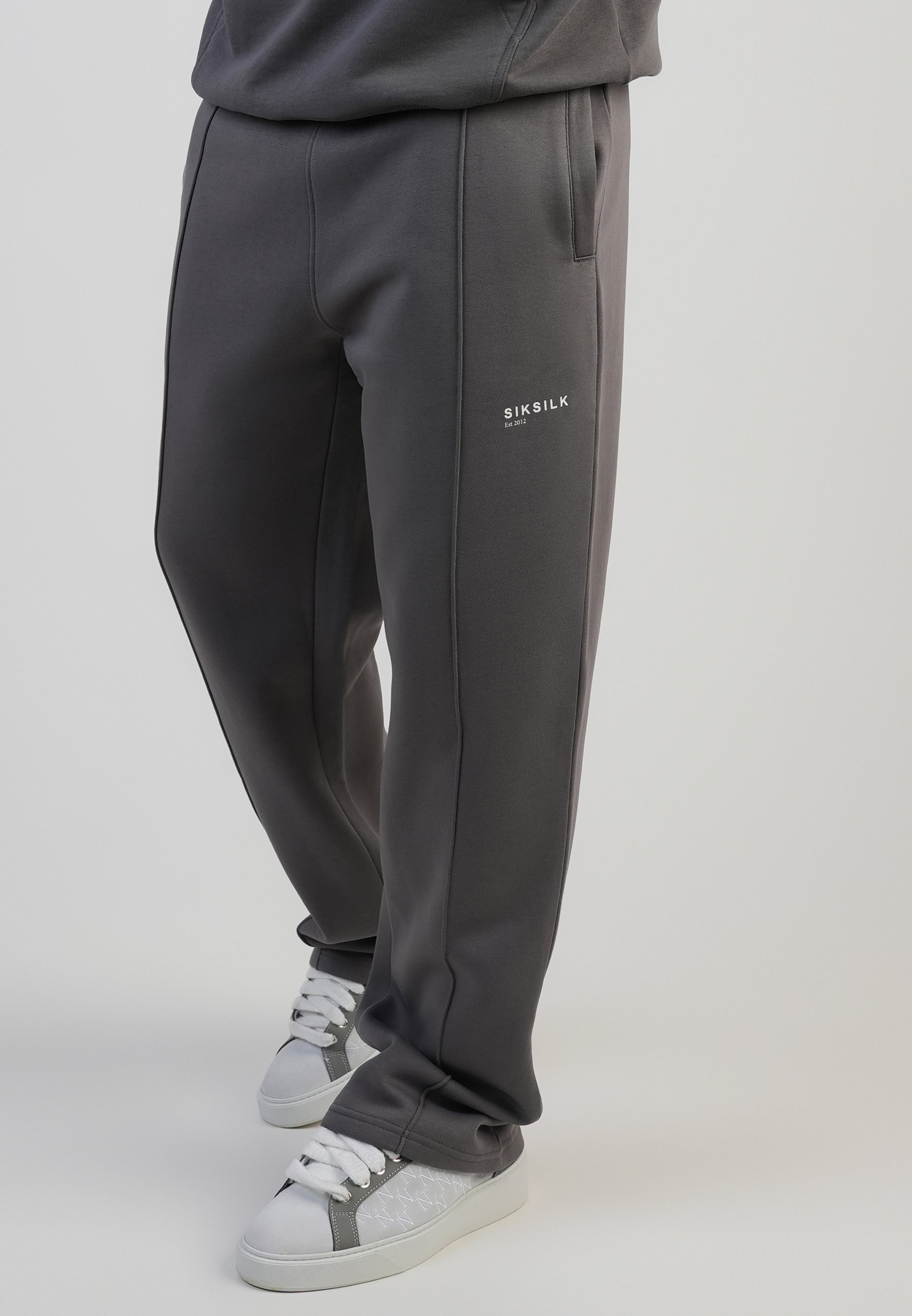 Track Pants in Grey Hosen SikSilk